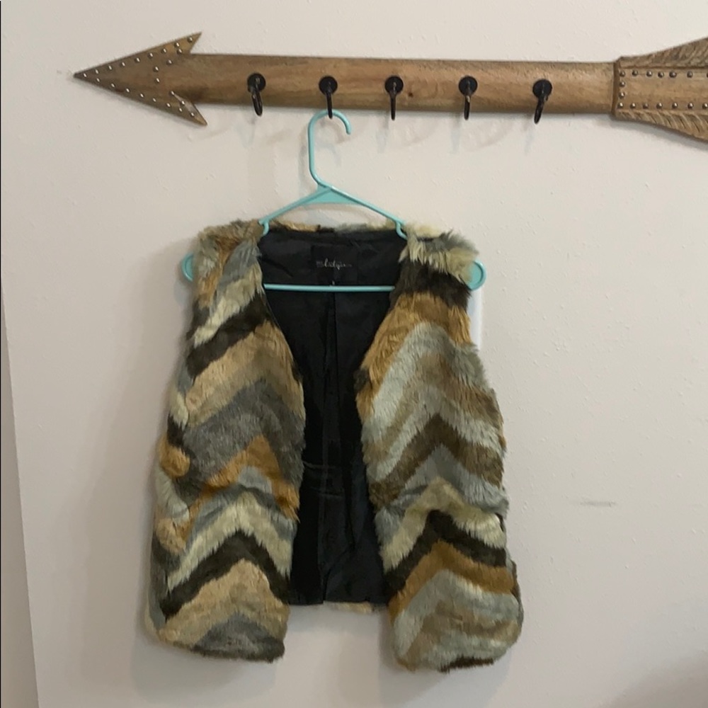 Very cute furry vest
